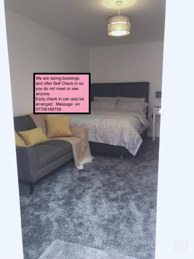 Modern Two-Bedroom Suite: City Centre Convenience Nottingham Exterior photo
