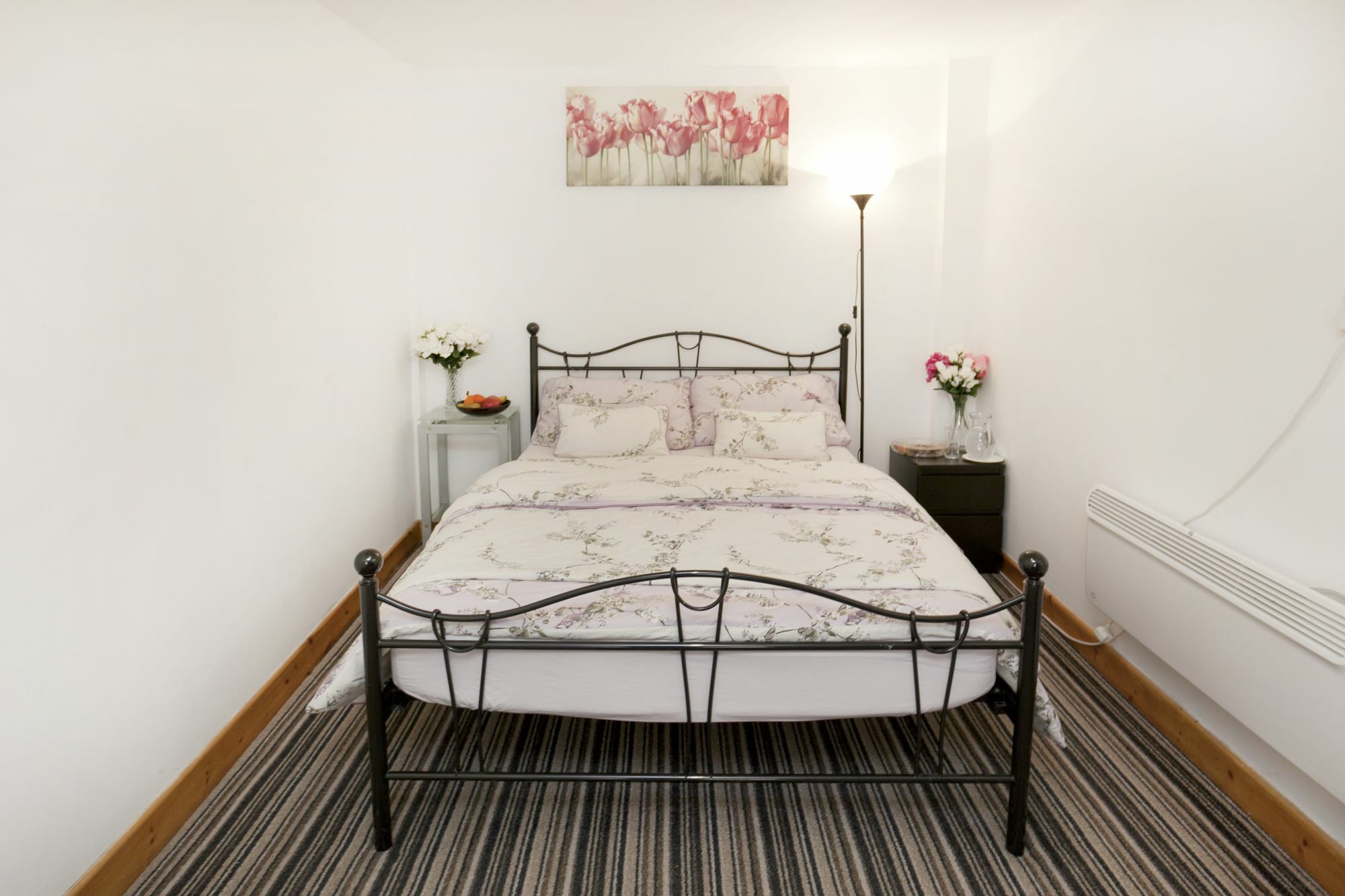Modern Two-Bedroom Suite: City Centre Convenience Nottingham Exterior photo